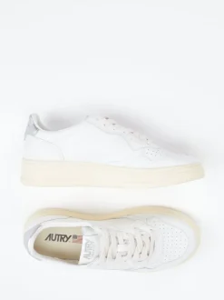 Autry – Sneaker aus Leder in Offwhite