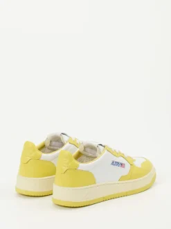 Autry – Sneaker aus Leder in Pastellgelb