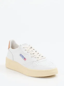 Autry – Sneaker aus Leder in Off-White