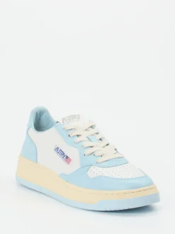 Autry – Sneaker aus Leder in Pastellblau