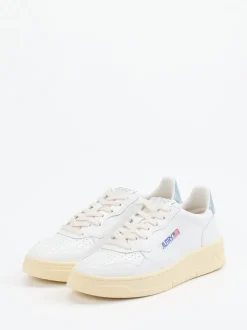 Autry – Sneaker aus Leder in Weiß mit Farbakzent