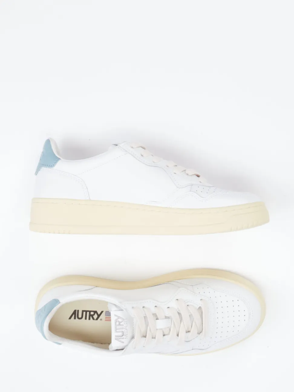 Autry – Sneaker aus Leder in Weiß mit Farbakzent
