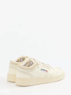 Autry – Sneaker aus Leder in Cremeweiß