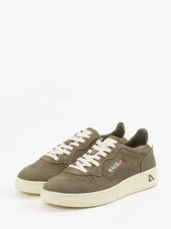 Autry – Sneaker aus Veloursleder in Olivgrau
