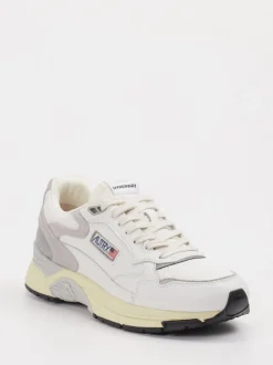 Autry – Sneaker aus Velour/Leder in Offwhite