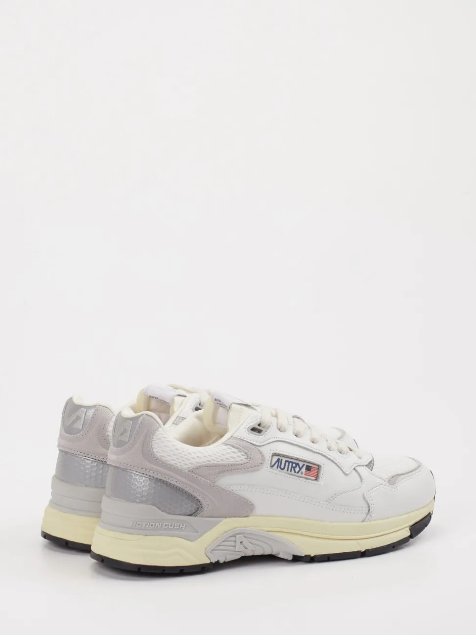 Autry – Sneaker aus Velour/Leder in Offwhite