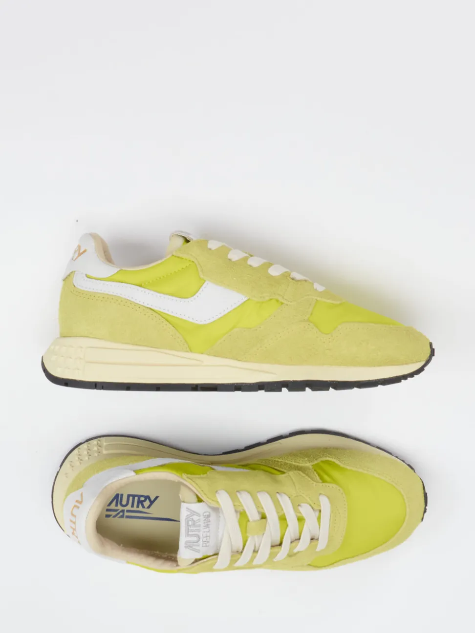 Autry – Sneaker aus Velour/Textil in Limettengelb