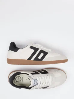 Back 70 – Retro-Sneaker aus Lammleder cremeweiß