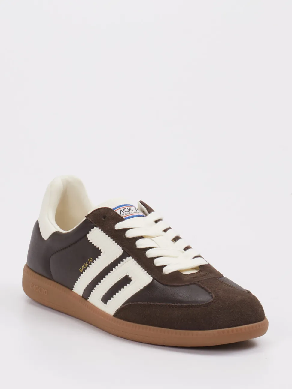 Back 70 – Retro-Sneaker aus Velour/Leder braun