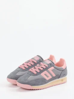 Back 70 – Retro-Sneaker aus Veloursleder in Grau