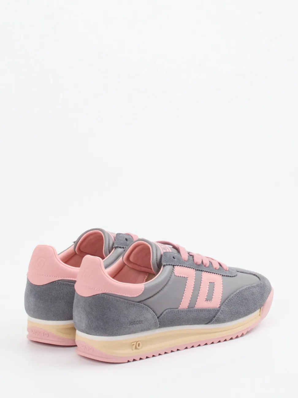 Back 70 – Retro-Sneaker aus Veloursleder in Grau