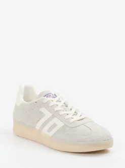 Back 70 – Retro-Sneaker aus Veloursleder hellgrau