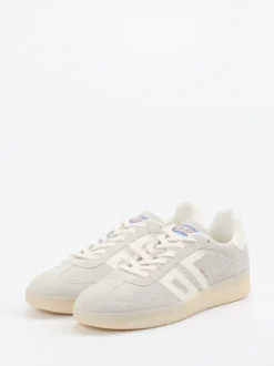 Back 70 – Retro-Sneaker aus Veloursleder hellgrau