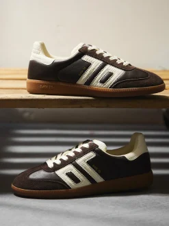 Back 70 – Retro-Sneaker aus Veloursleder Braun