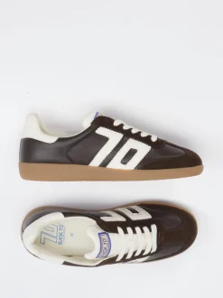 Back 70 – Retro-Sneaker aus Veloursleder Braun