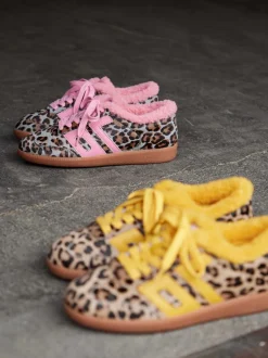 Back 70 – Sneaker aus Fell mit Leoprint und Kunstfell