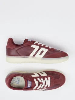 Back 70 – Sneaker aus Leder in Bordeauxrot