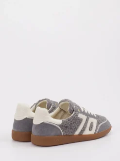 Back 70 – Sneaker aus Velours/Textil grau