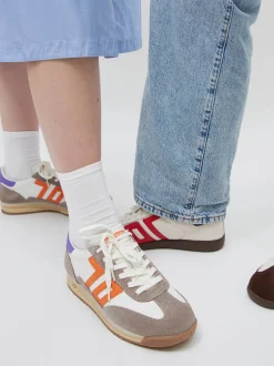 Back 70 – Sneaker aus Veloursleder und Kalbleder Weiß