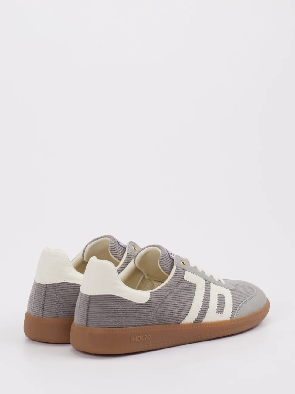 Back 70 – Sneaker aus Velour und Textil grau