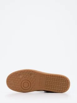 Back 70 – Sneaker aus Veloursleder grau
