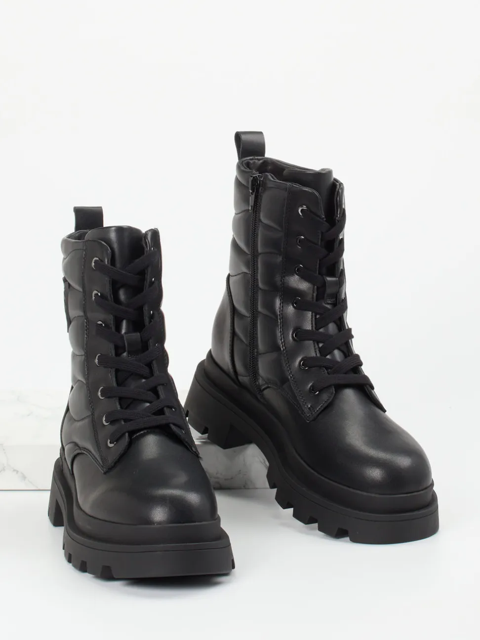 Blauer – Schnürboots aus Kalbleder Schwarz