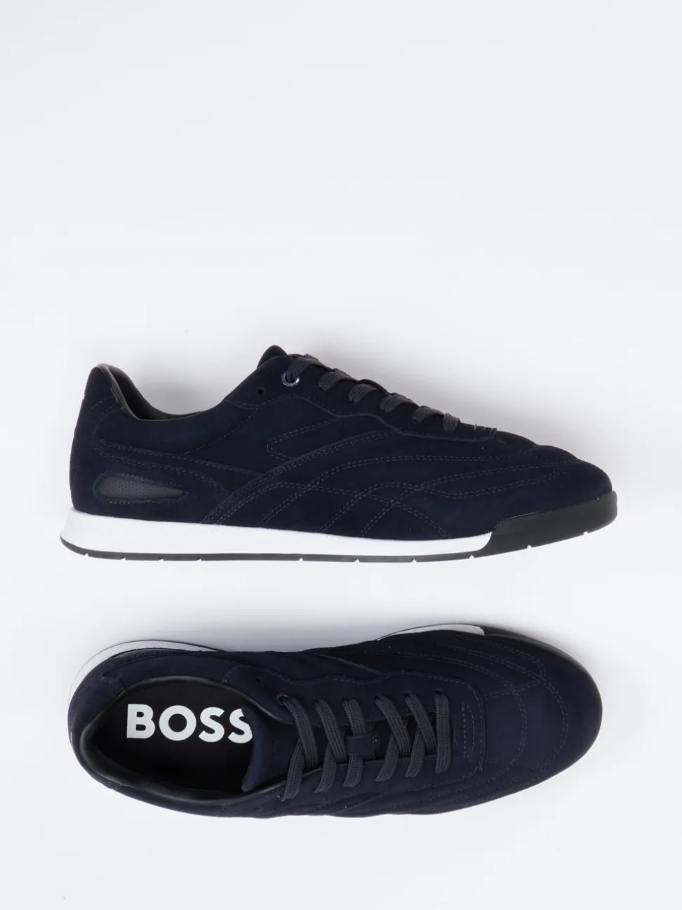 Boss – Low-Top-Sneaker aus Veloursleder Dunkelblau