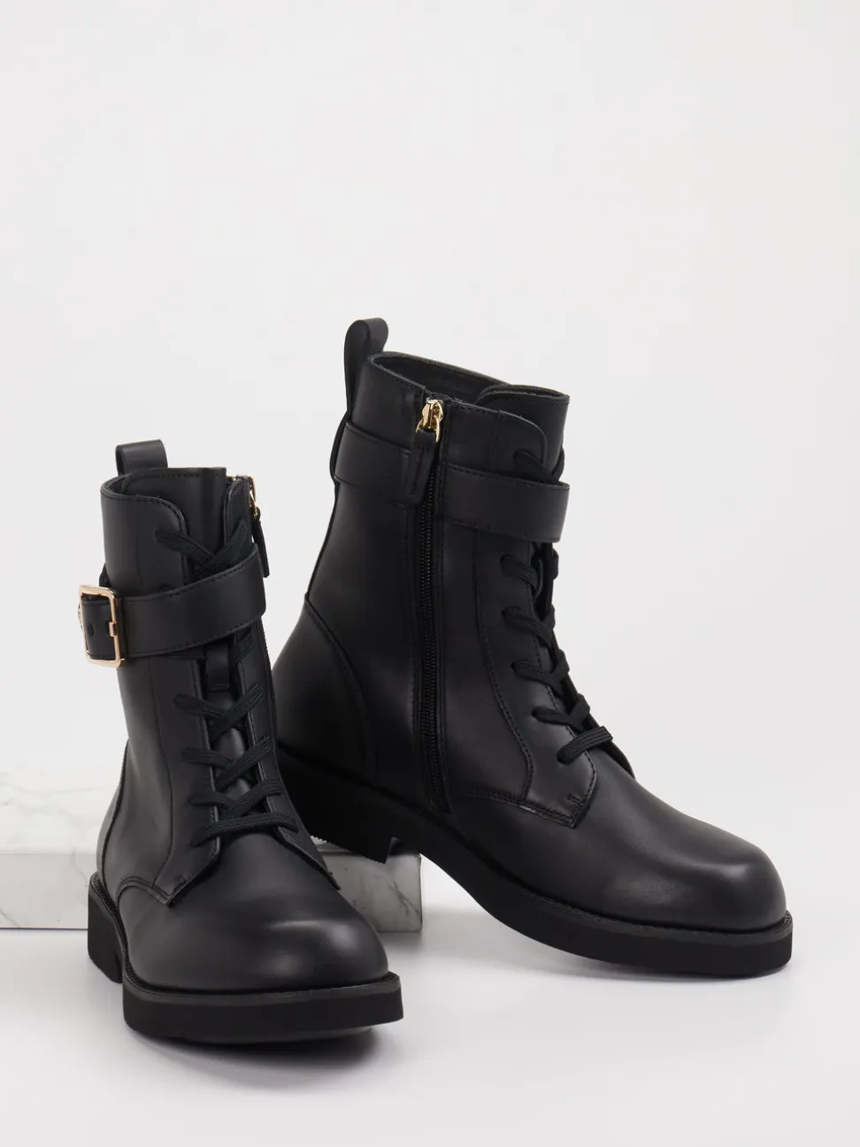 Boss – Schnürboots aus Lammleder schwarz