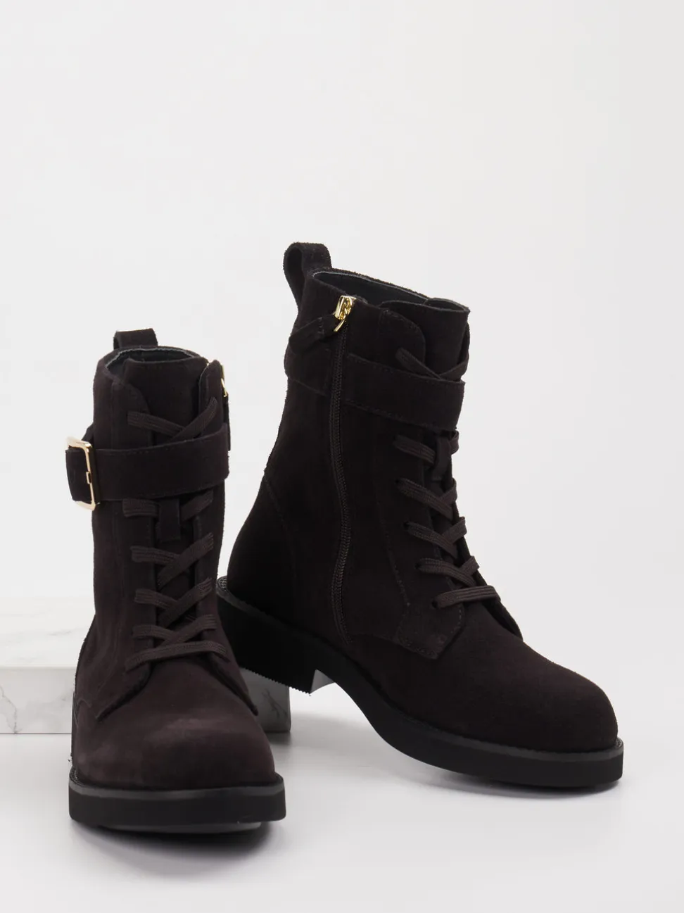 Boss – Schnürboots aus Veloursleder dunkelbraun