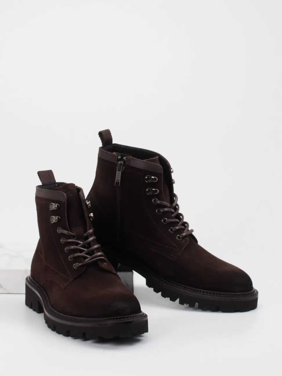 Boss – Schnürboots aus Veloursleder dunkelbraun