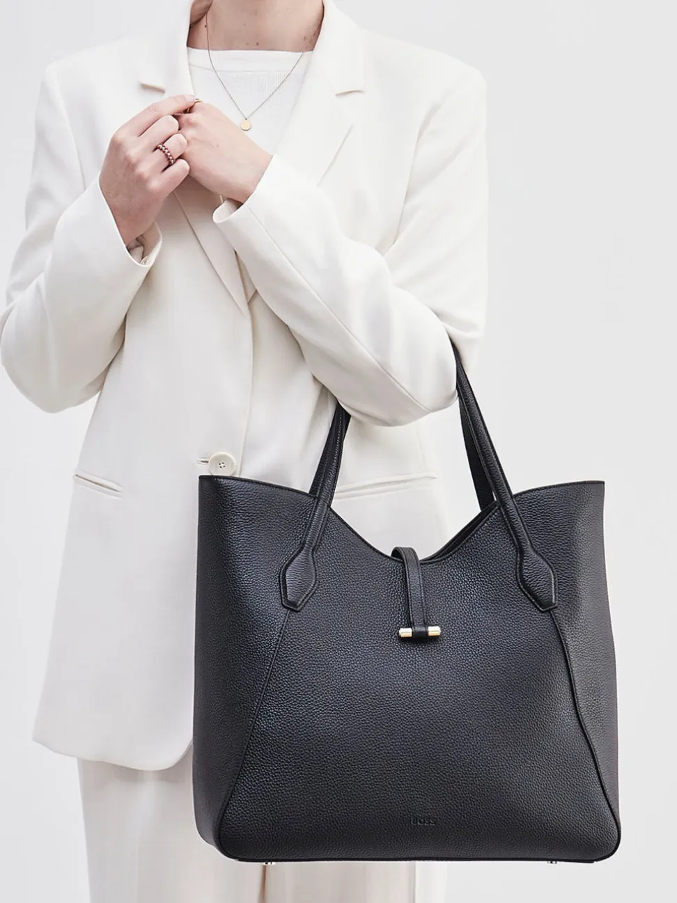 Boss – Shopper aus Kalbleder in Schwarz