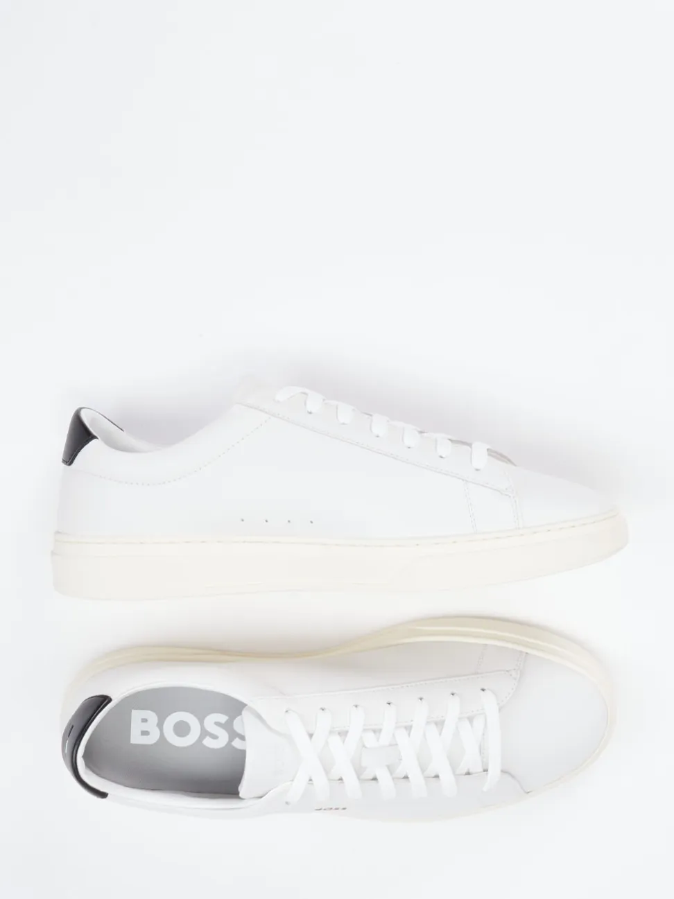 Boss – Sneaker aus Glattleder in Offwhite