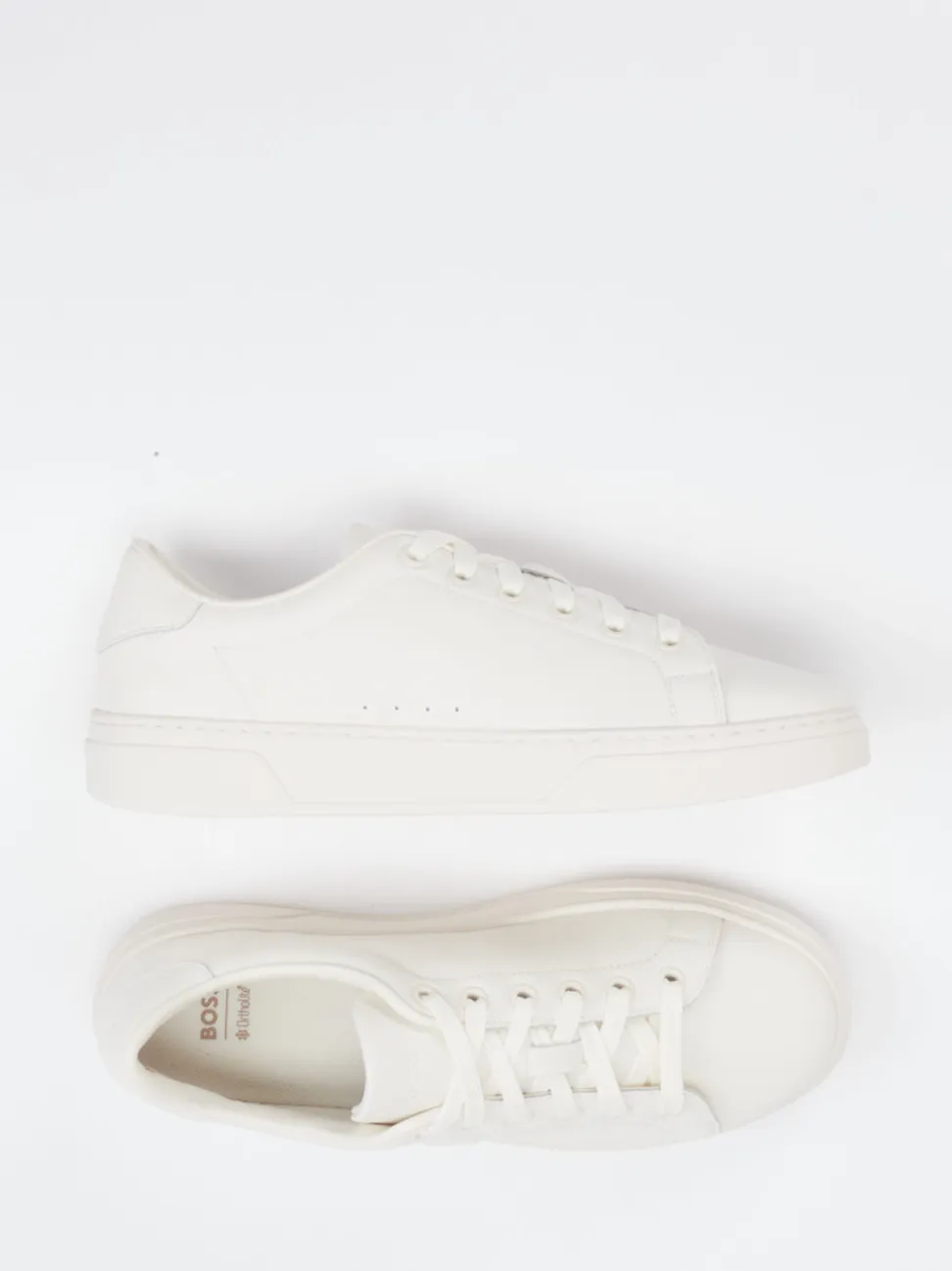 Boss – Sneaker aus Kalbleder in Cremeweiß