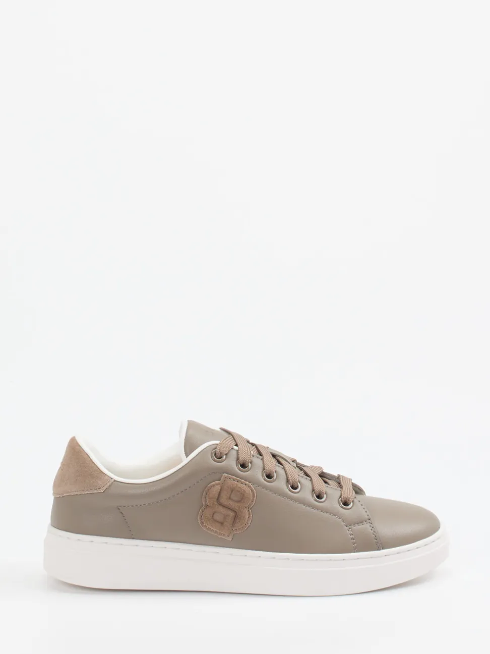 Boss – Sneaker aus Kalbleder in Taupe