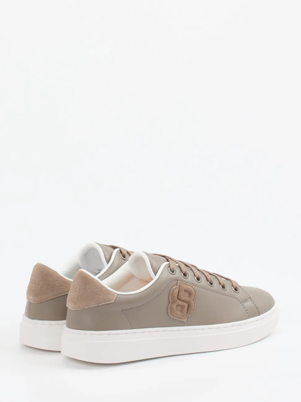 Boss – Sneaker aus Kalbleder in Taupe