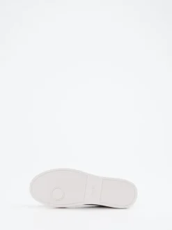 Boss – Sneaker aus Kalbleder in Taupe