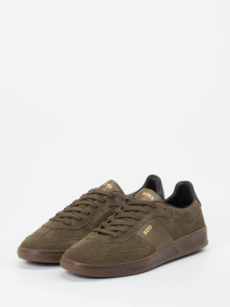 Boss – Sneaker aus Veloursleder Olivbraun