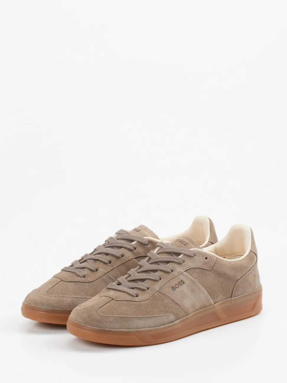 Boss – Sneaker aus Veloursleder in Taupe