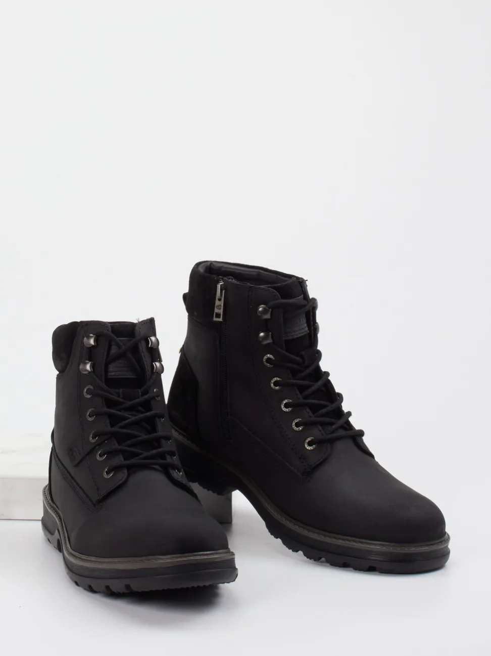 Camel Active – Schnürboots aus Fettleder schwarz