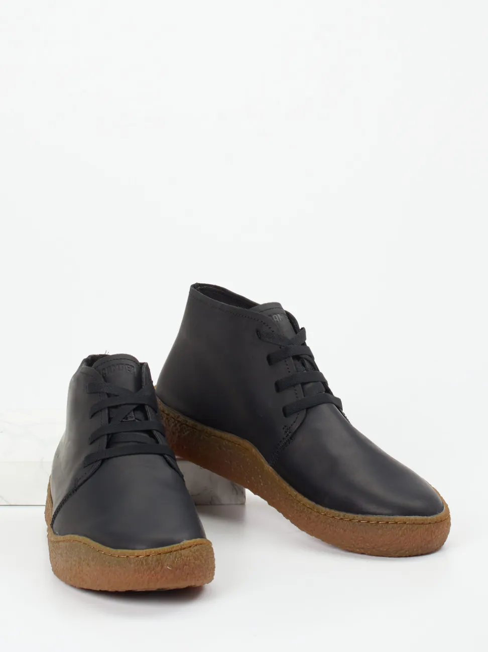 Camper – Chukka Boots aus Nubukleder Schwarz