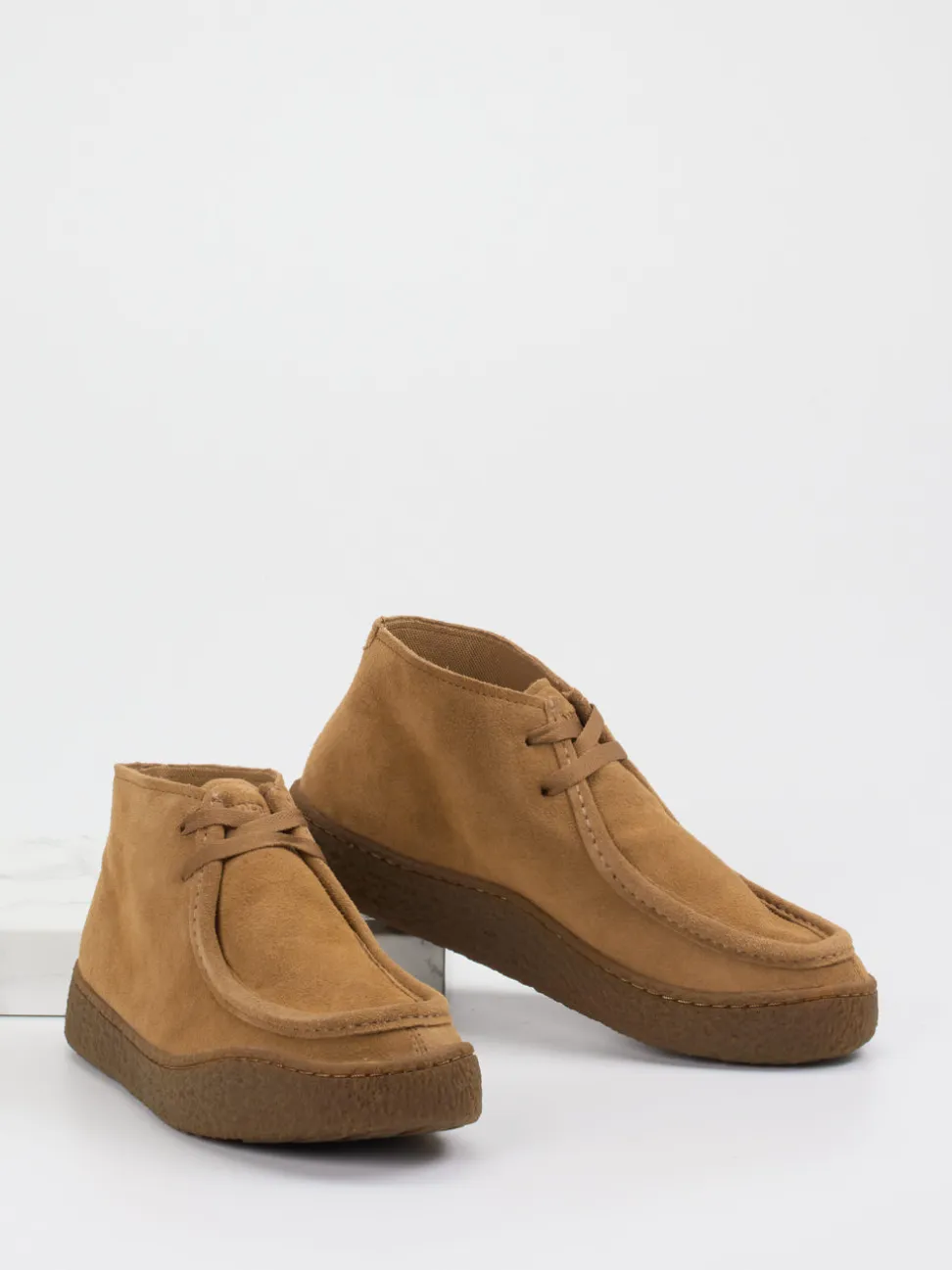 Camper – Desert Boots aus Veloursleder cognacbraun