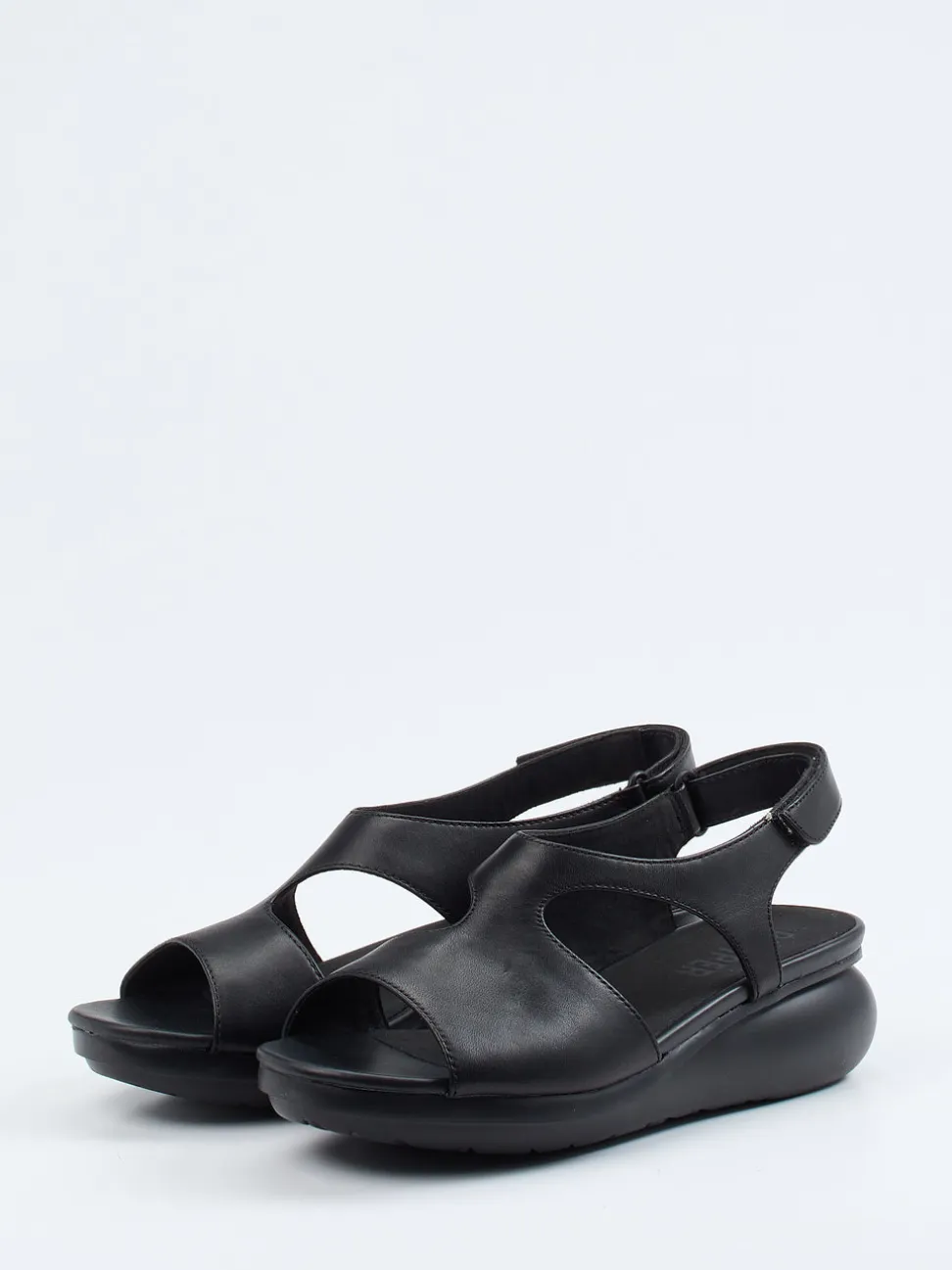 Camper – Keilsandalette aus Kalbleder schwarz
