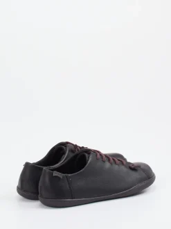 Camper – Low-Top Sneaker aus Glattleder schwarz