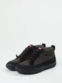 Camper – Outdoor-Sneaker aus Textil und Wildleder