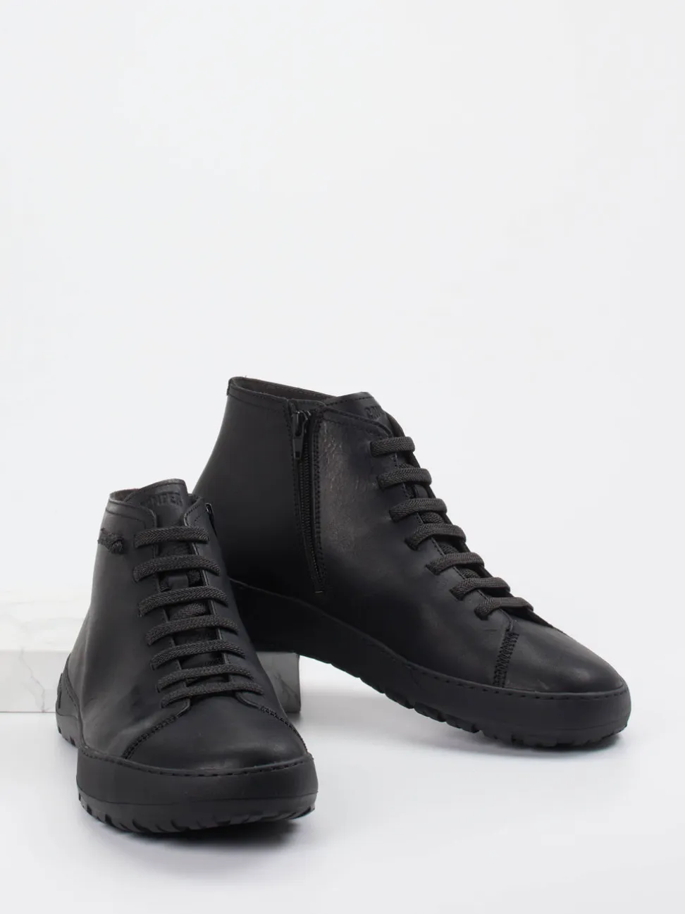 Camper – Schnürboots aus Glattleder schwarz