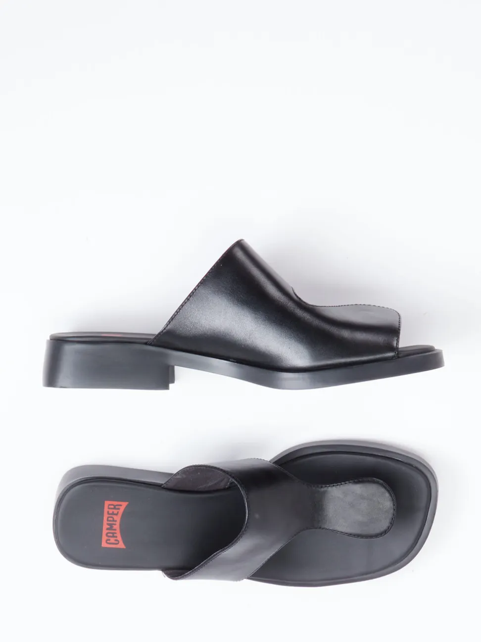 Camper – Zehentrenner-Sandalen aus Kalbleder Schwarz