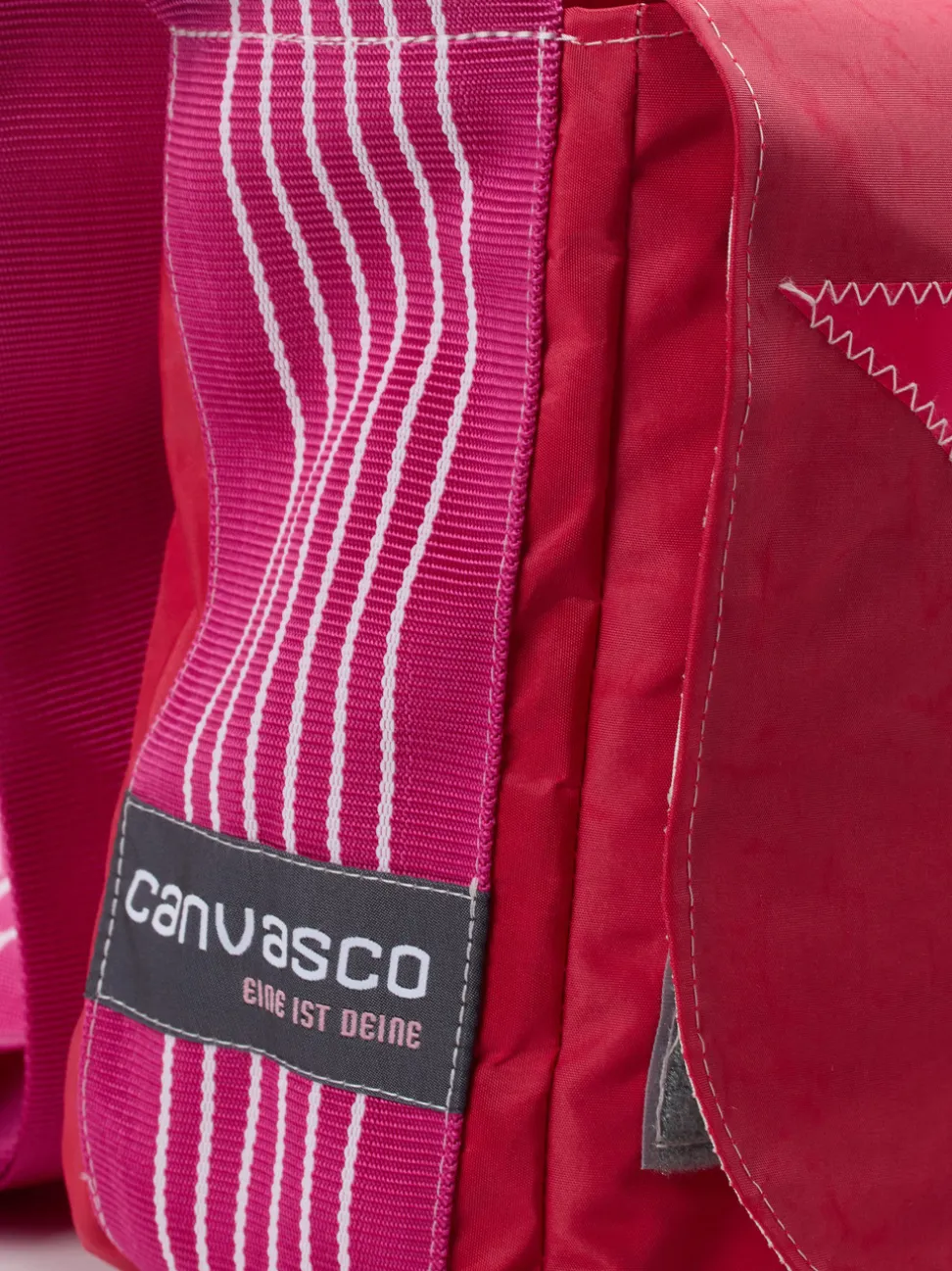 Canvasco – Messenger Bag aus Textil in Pinkrot