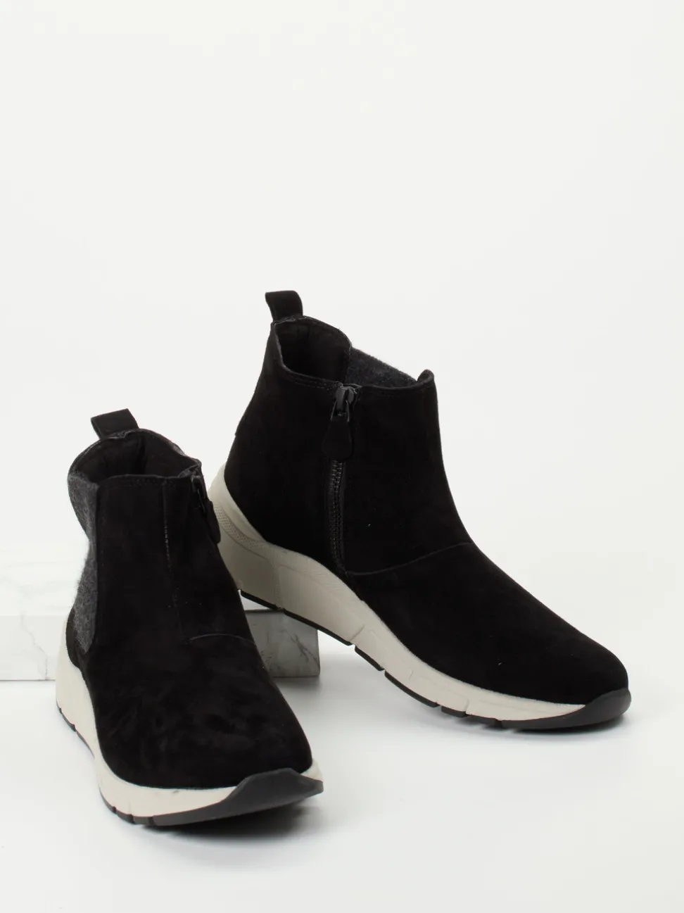 Christian Dietz – Chelsea Boots aus Veloursleder Schwarz