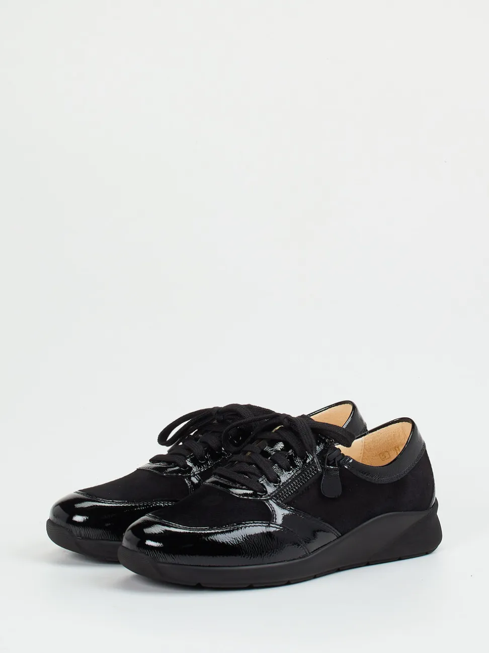 Christian Dietz – Schnürschuh aus Veloursleder schwarz