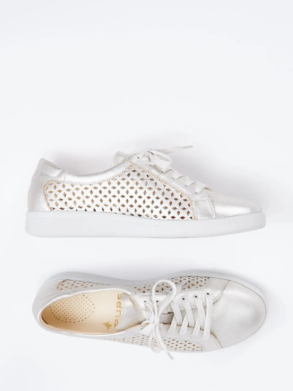 Christian Dietz – Sneaker aus Metallicleder beige